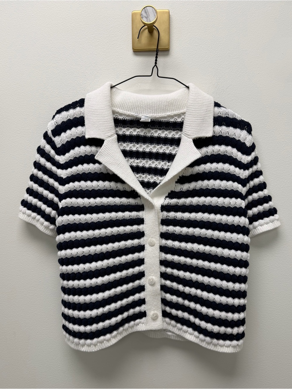 OLD NAVY blue and white stripe sweater sz medium